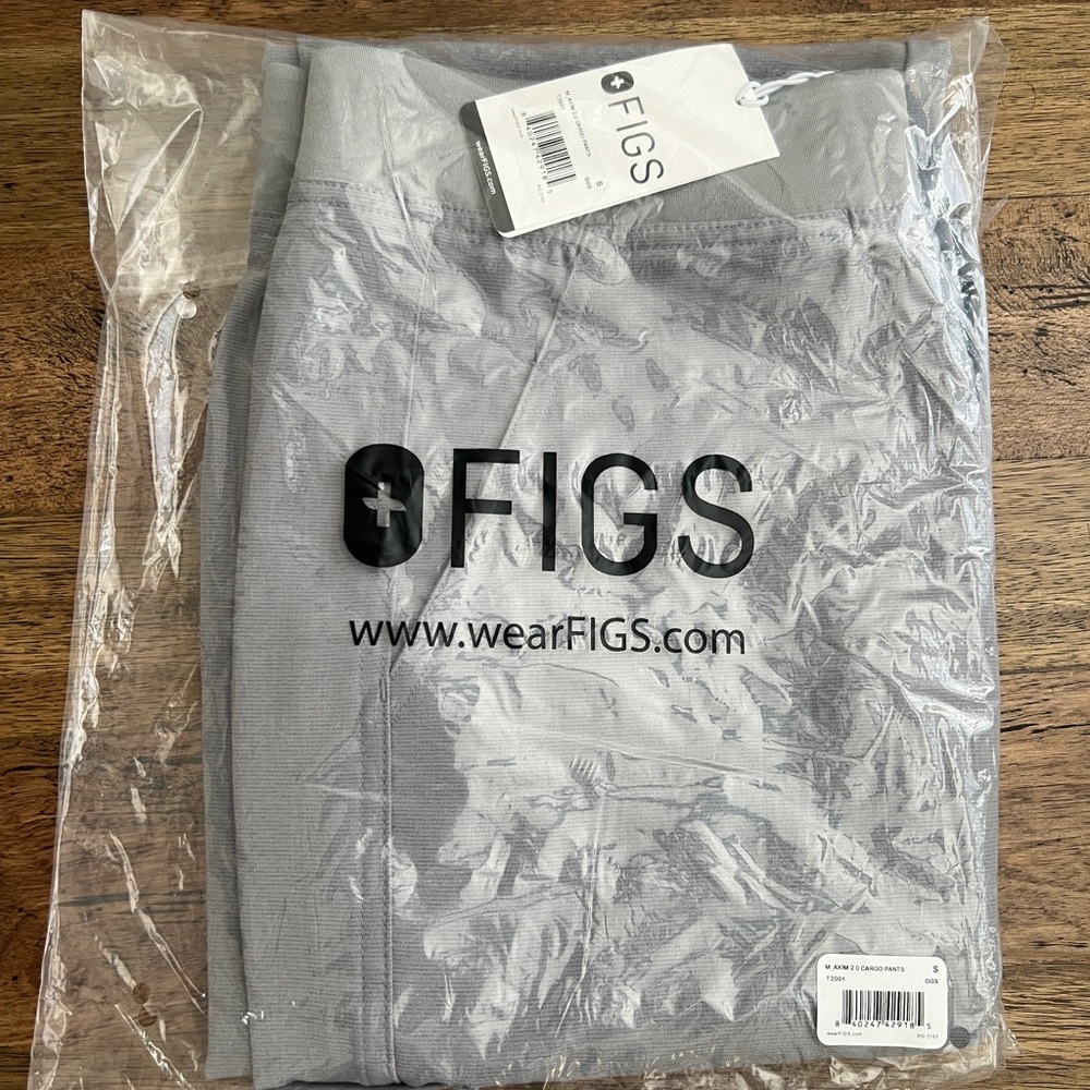 BNWT FIGS MEN SPACE GREY AXIM CARGO SCRUB PANTS SMALL SIZE LIMITED EDITION